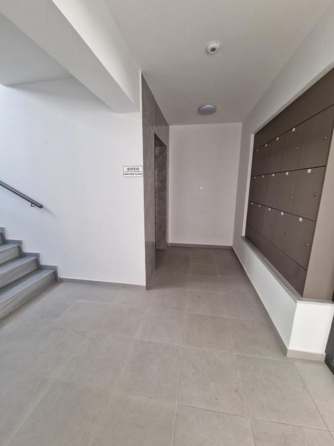 Carisa Deluxe Apartment With Jacuzzi Larnaca Buitenkant foto