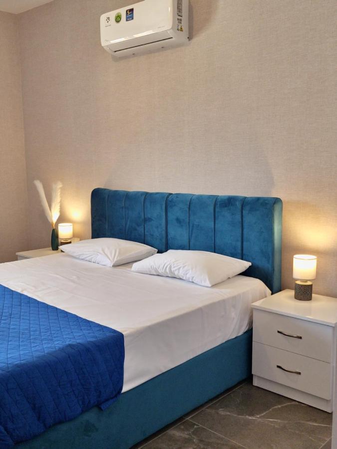 Carisa Deluxe Apartment With Jacuzzi Larnaca Buitenkant foto