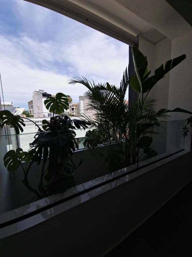 Carisa Deluxe Apartment With Jacuzzi Larnaca Buitenkant foto